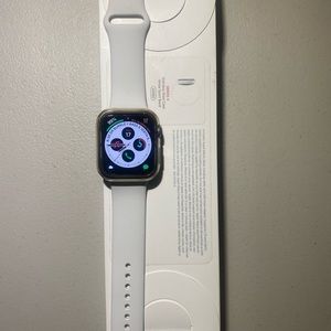 Apple 🍏Watch 4 Stainless Steel Cellular
